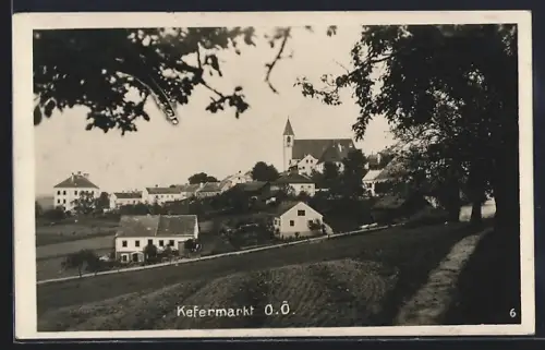AK Kefermarkt /O. Ö., Ortspanorama mit Strasse und Bach