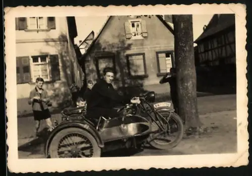 Fotografie Motorrad NSU mit Seitenwagen, Kennzeichen VH-1758