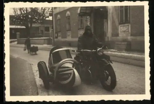 Fotografie Motorrad BMW, Krad mit Seitenwagen und Kennzeichen Österreich