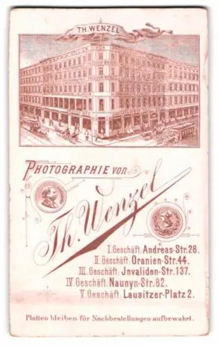 Fotografie Theodor Wenzel, Berlin, Andreas-Str. 28, Blick auf das Atelierhaus mit Pferdebahn