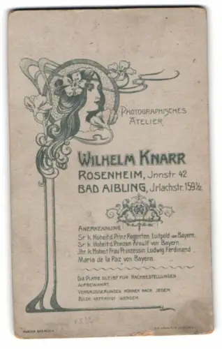 Fotografie Wilhelm Knarr, Rosenheim, Innstr. 42, Damenportrait im Jungedstil mit floraler Verzierung