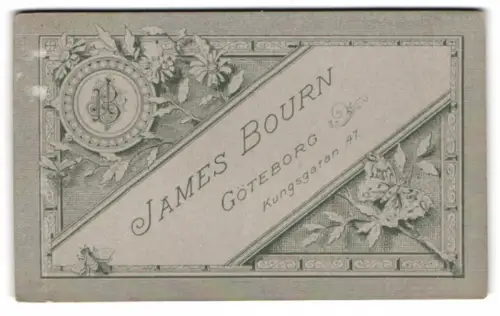 Fotografie James Bourn, Göteborg, Kungsgatan 47, Monogramm des Fotografen und Schmetterling