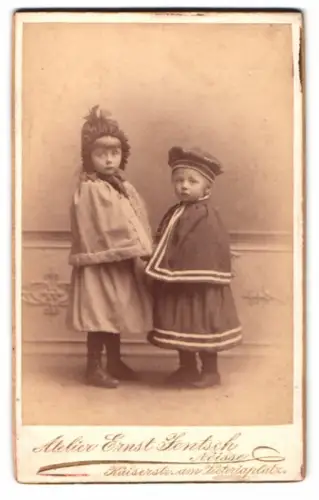 Fotografie Ernst Jentsch, Neisse, Kaiserstr., Zwei Kinder in Winterkleidung