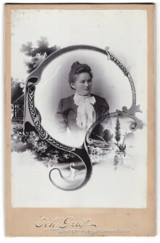 Fotografie Joh. Graf, Winterthur, Niedergasse 13, Porträt einer Dame mit kunstvoller Verzierung, Passepartout