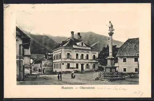 AK Mautern / Steiermark, Platz mit Rathaus und Mariensäule