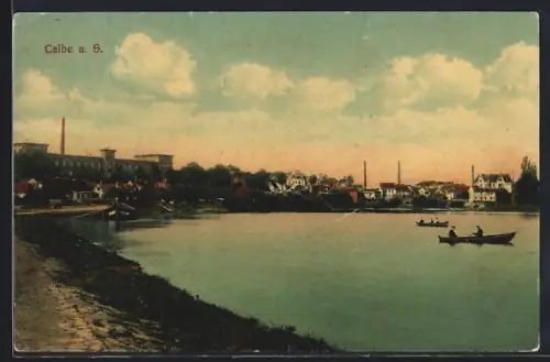 AK Calbe a. S., Flussansicht mit Booten und Fabrikgebäuden