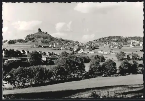 AK Flossenbürg /Opf., Gesamtansicht mit Bergpanorama