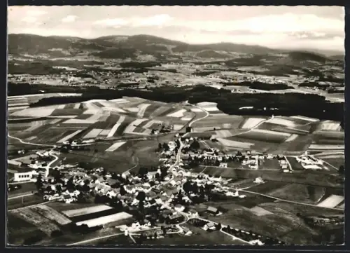 AK Iggensbach /Bay., Gesamtansicht mit Umgebung, Fliegeraufnahme