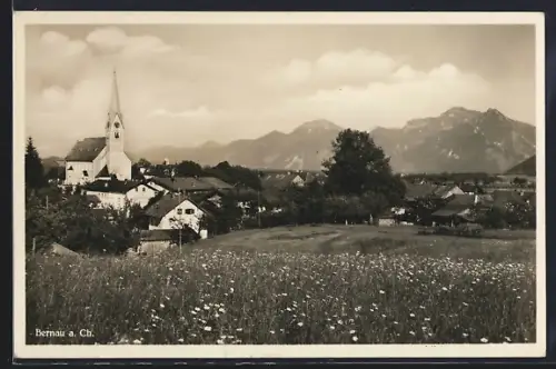 AK Bernau / Chiemsee, Panorama mit Kirche und Bergen