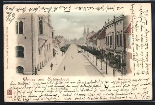 AK Schönebeck / Elbe, Breiteweg, Strassenszene mit Kirche im Hintergrund