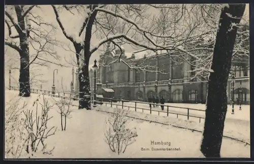 AK Hamburg-Rotherbaum, Beim Dammtorbahnhof, Winteransicht