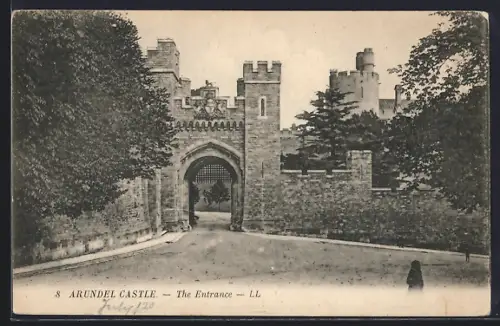 AK Arundel, Arundel Castle, The Entrance