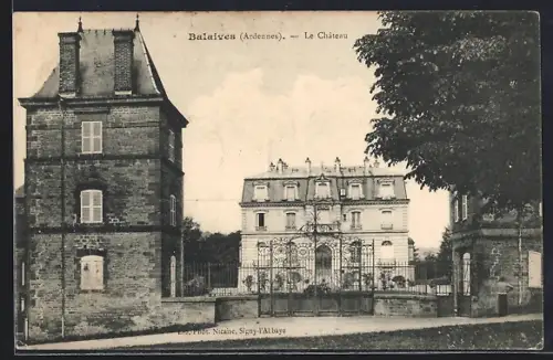 AK Balaives /Ardennes, Le Château et son portail élégant