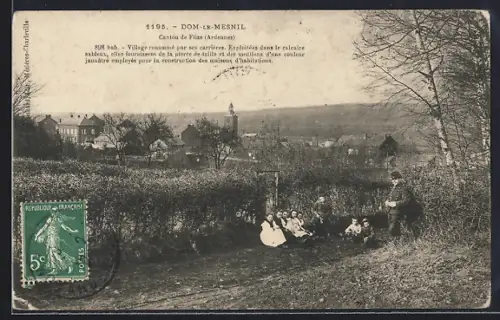 AK Dom-le-Mesnil /Ardennes, Vue du village avec habitants et paysage rural en arrière-plan
