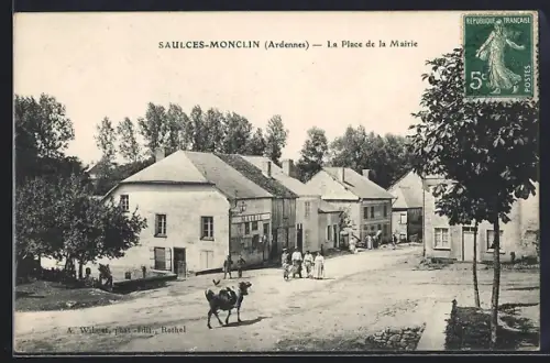 AK Saulces-Monclin /Ardennes, La Place de la Mairie
