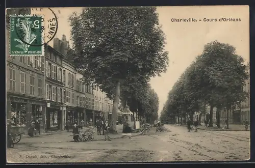 AK Charleville, Cours d`Orléans avec passants et arbres alignés