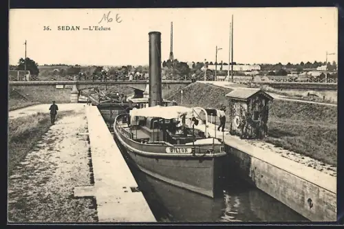 AK Sedan, L`Écluse avec un bateau à vapeur passant par le canal