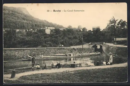 AK Revin, Le Canal Souterrain et les rives animées par les villageois
