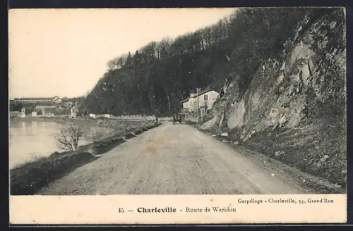 AK Charleville, Route de Waridon le long de la rivière et des falaises boisées