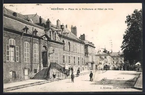 AK Mézières, Place de la Préfecture et Hôtel de Ville