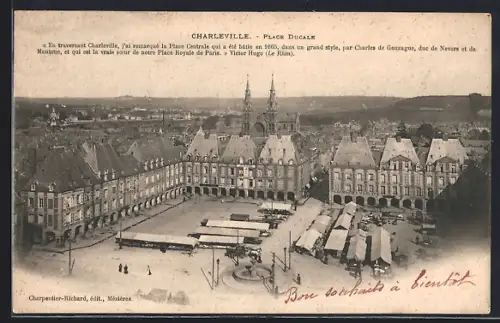AK Charleville, Place Ducale avec marché et vue panoramique