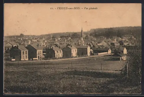AK Vrigne-aux-Bois, Vue générale du village avec clocher en arrière-plan