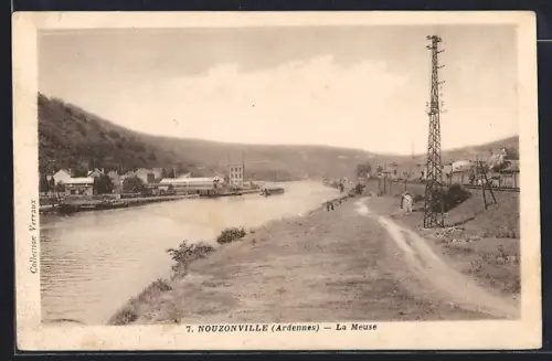 AK Nouzonville /Ardennes, La Meuse et vue panoramique du paysage fluvial
