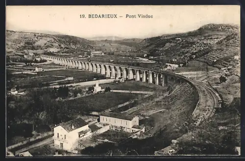 AK Bédarieux, Pont Viaduc dans le paysage vallonné