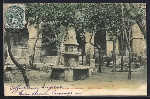 AK Béziers, Jardin du Cloître avec fontaine et arcades anciennes