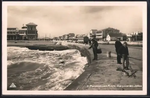 AK Palavas-les-Flots, Vue prise des jetées