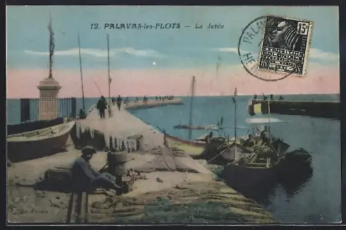 AK Palavas-les-Flots, La Jetée avec bateaux et pêcheurs