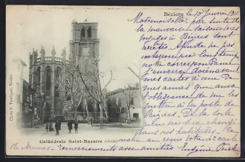 AK Béziers, Cathédrale Saint-Nazaire avec passants sur la place