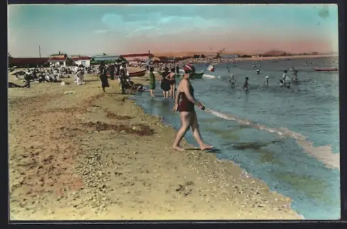 AK Sète, La Plage du Kursaal animée avec baigneurs et promeneurs