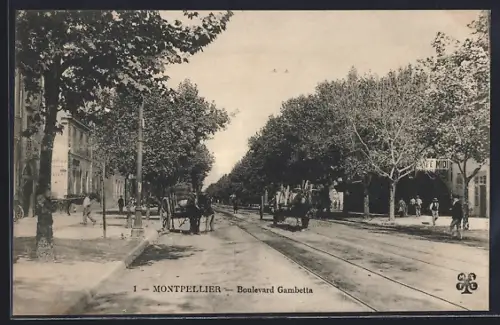 AK Montpellier, Boulevard Gambetta avec voitures à cheval et promeneurs