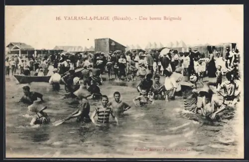 AK Valras-la-Plage /Hérault, Une bonne baignade