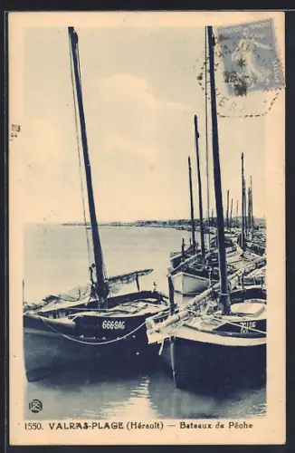 AK Valras-Plage /Hérault, Bateaux de pêche amarrés au port