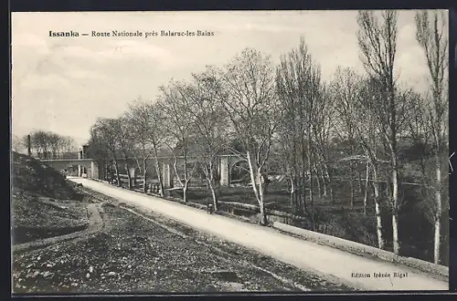 AK Issanka, Route Nationale près Balaruc-les-Bains, alignement d`arbres et paysage bucolique