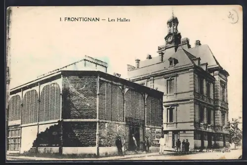 AK Frontignan, Les Halles et le bâtiment administratif adjacents