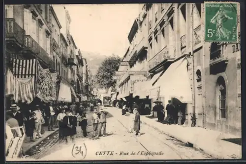 AK Cette, Rue de l`Esplanade animée avec passants et commerces