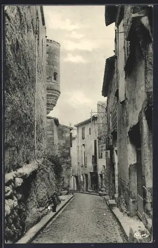 AK Poussan /Hérault, Rue Lazare-Carnot et les Remparts du vieux Château