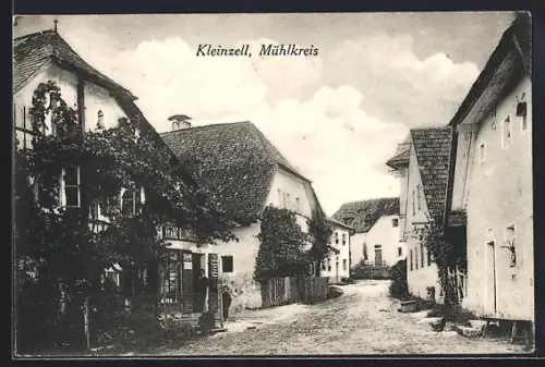 AK Kleinzell im Mühlkreis, Strassenpartie mit Wohnhäusern
