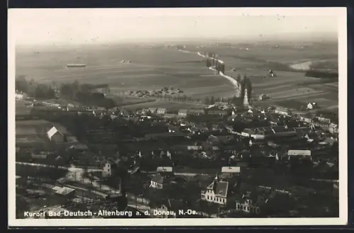 AK Bad Deutsch-Altenburg /N.-Ö., Totalansicht mit Fernblick aus der Vogelschau
