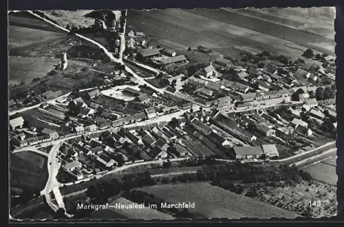 AK Markgrafneusiedl im Marchfeld, Totalansicht vom Flugzeug aus
