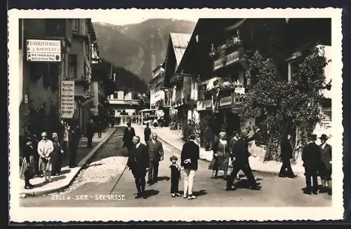 AK Zell am See, Passanten in der Seegasse