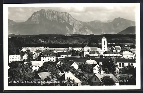 AK Attnang /O.-Ö., Totalansicht gegen Traunstein