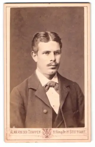 Fotografie Alma von der Trappen, Stuttgart, Königstr. 27, Porträt eines jungen Mannes