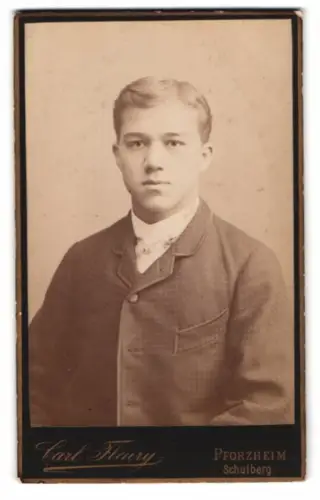 Fotografie Carl Fleury, Pforzheim, Schulberg, Porträt eines jungen Mannes