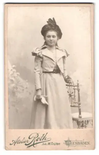 Fotografie Atelier Roth, Wiesbaden, Oranienstr. 21, Elegante Dame mit Hut