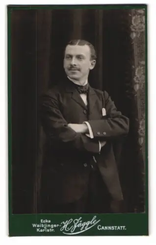 Fotografie H. Jäggle, Cannstatt, Ecke Waiblinger u. Karlstrasse, Porträt eines eleganten Herrn