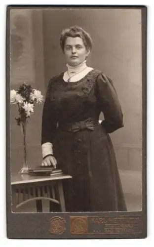 Fotografie Karl Hertlein, Stuttgart, Rotebühlstr. 35, Porträt einer Dame